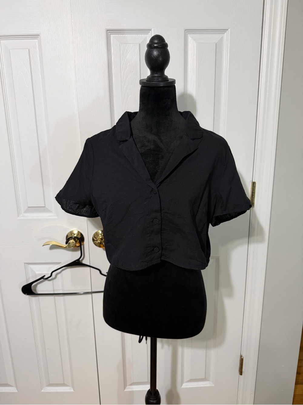 H&M Black Cropped Button-Down Shirt